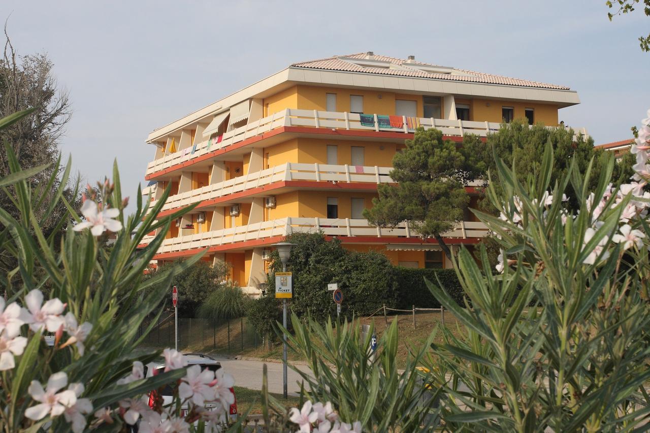 Condominio Carina Bibione Esterno foto